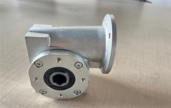 線體輸送、倍速鏈輸送線上用不銹鋼蝸輪蝸桿減速機(jī) (2).jpg
