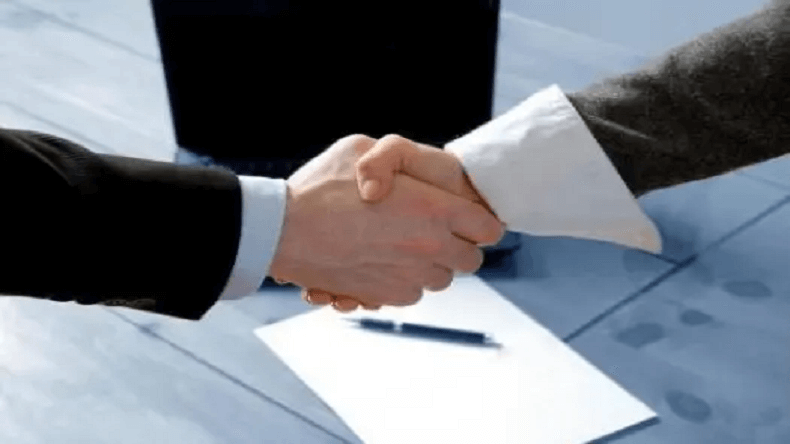 五月，上海艾思捷與青島某工業(yè)設(shè)備企業(yè)簽訂開發(fā)設(shè)計協(xié)議