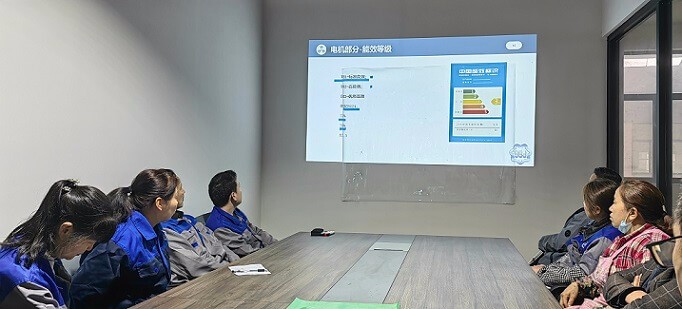艾思捷開啟5月減速機技術(shù)培訓會議.jpg